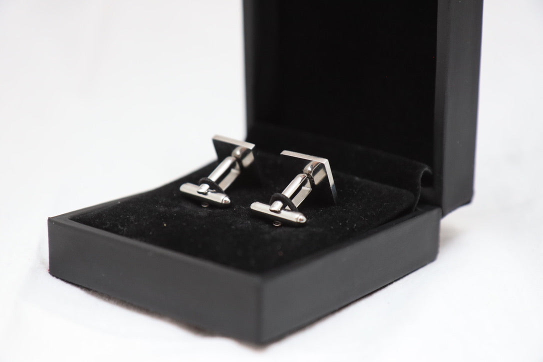 Ruudukujulised mansetinööbid